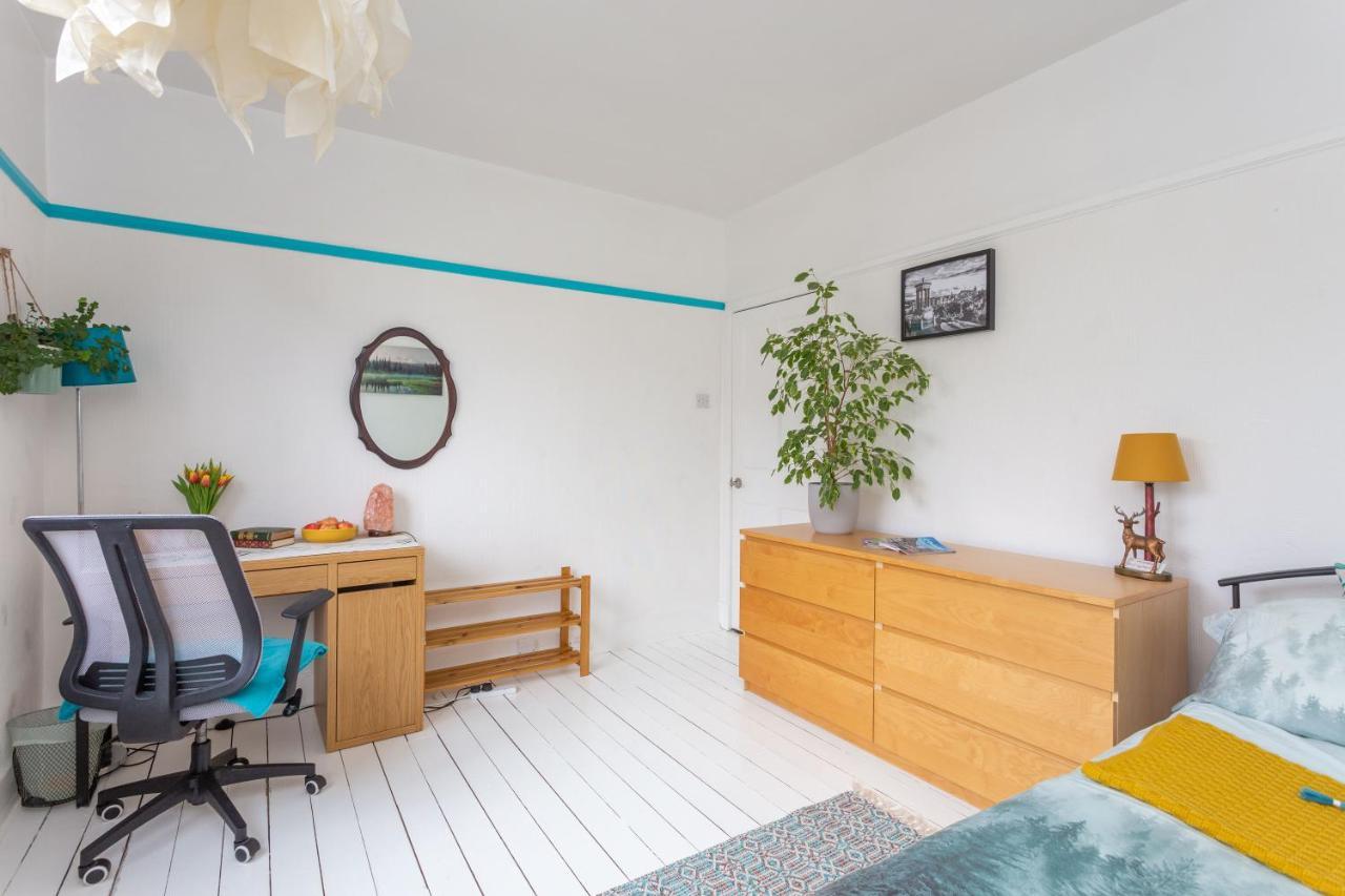 Bright & Spacious Double Room With Garden View- Close To Airport & City Centre Edinburgh Exterior photo